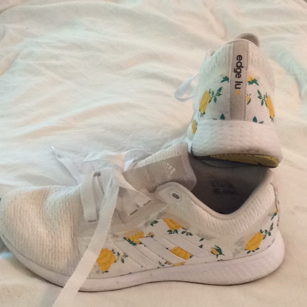 ❌❌SOLD❌❌🦄🌼🌼🌼Adidas edge lux 8.5